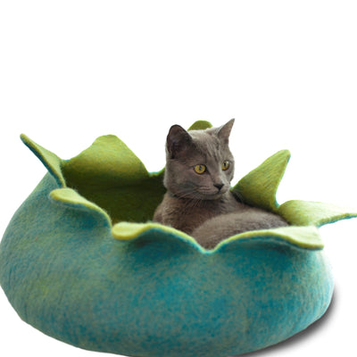 Wool Felt Petal Cave Bed Blue & Green