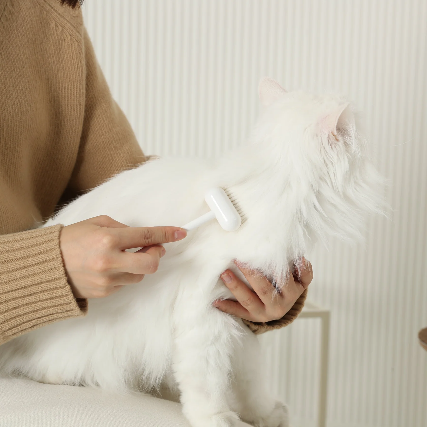 Katin Grooming Brush - White (PC/ABS)