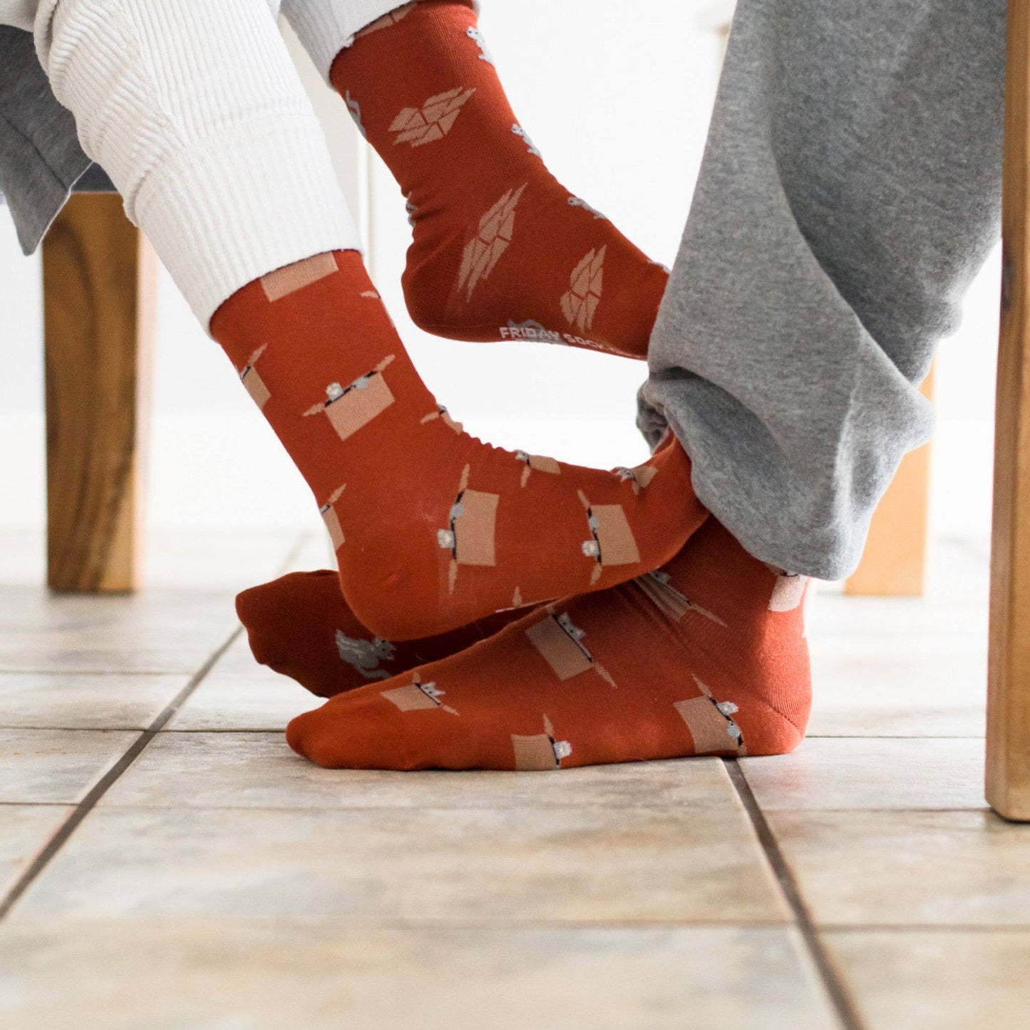 Women's Orange Cat & Box Socks